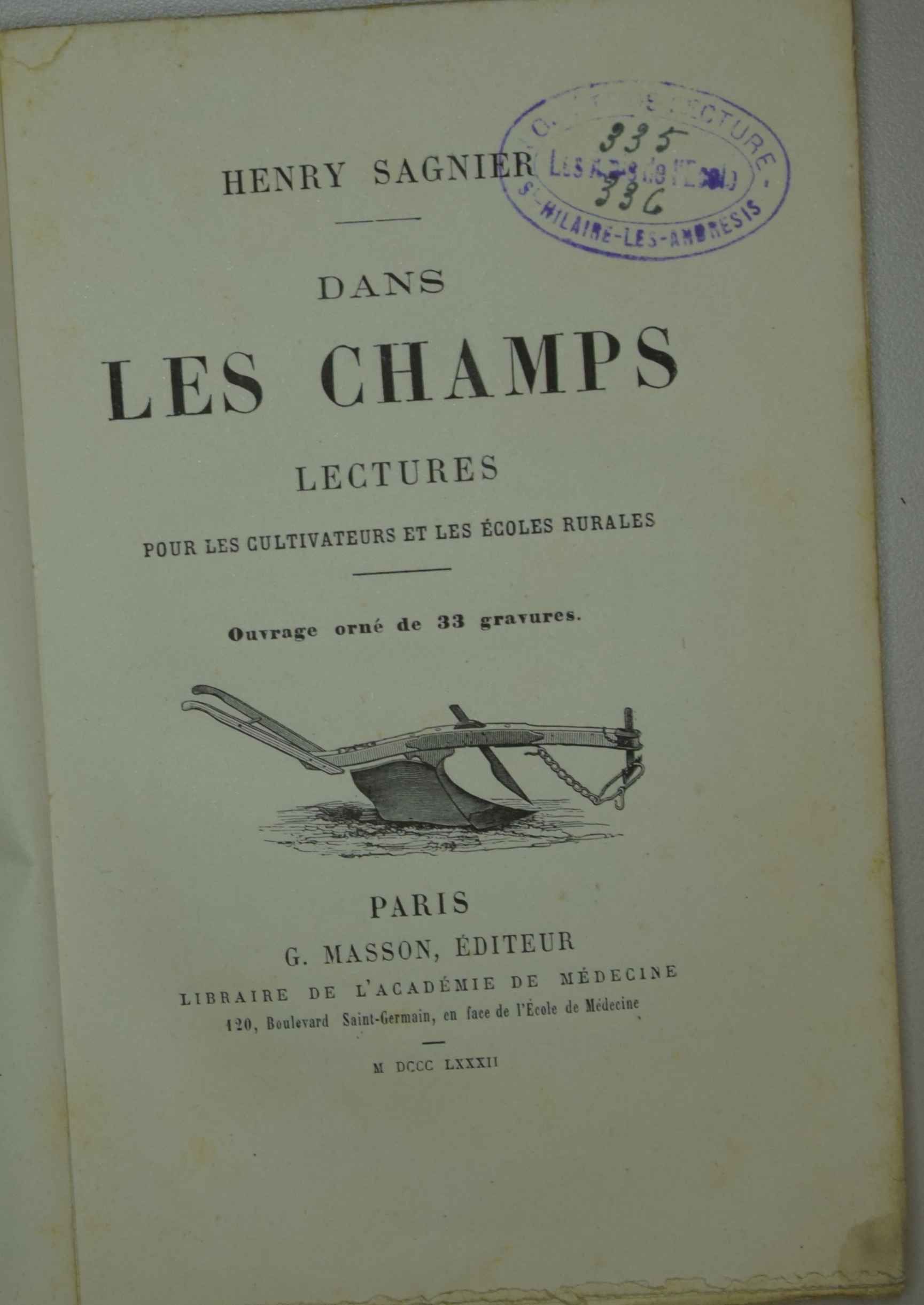 Page de titre avec le tampon des Amis de l'école et une gravure représentant une charrette